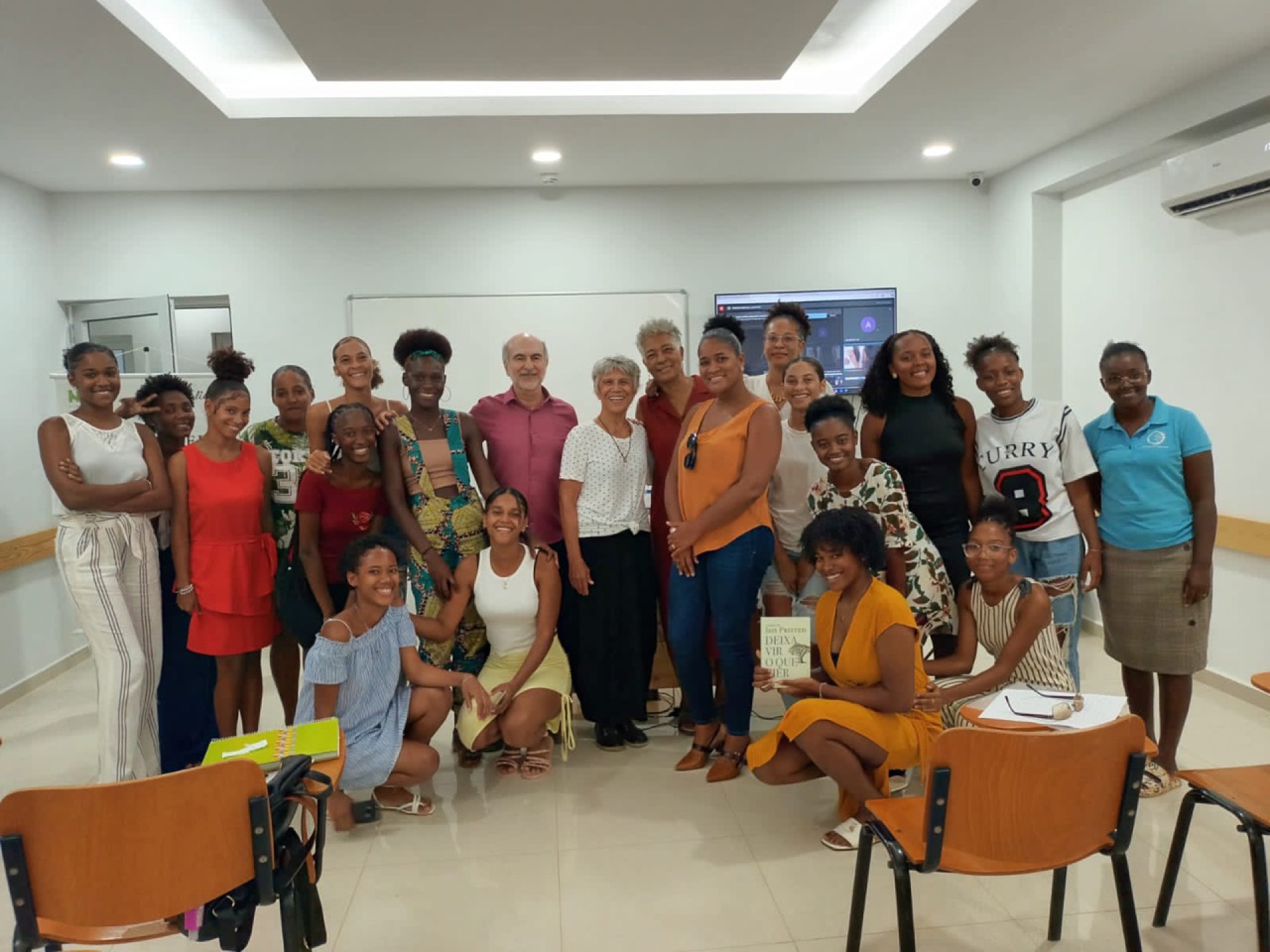 Lançamento, Roda de Conversas e Prática do Healing, no Campus da Universidade de Santiago - Cidade da Praia/Ilha de Santiago - Novembro/2023